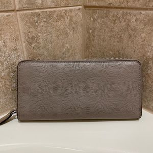 TUMI Single Zip Clutch Wallet